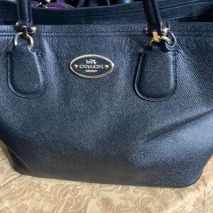 Coach Black Leather Tote Handbag Preowned in Pristine Condition
